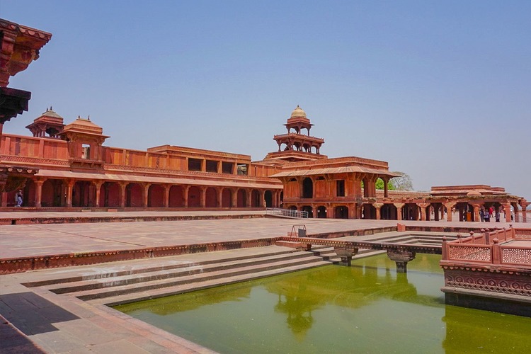 dolomite-Fatehpur-Sikri