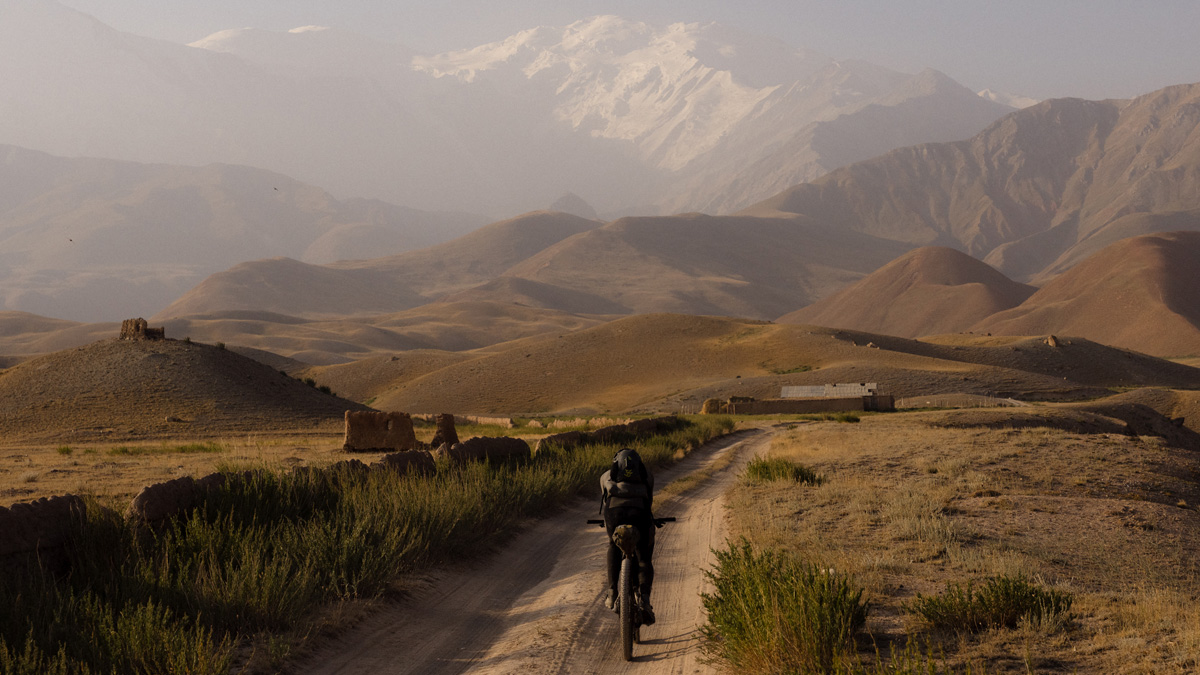 View of the Silk Mountain Race with Robin Gemperle biking 