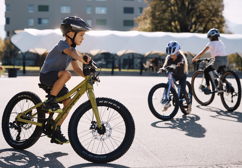 Cómo escoger la mejor bici para niñas y niños por edad?